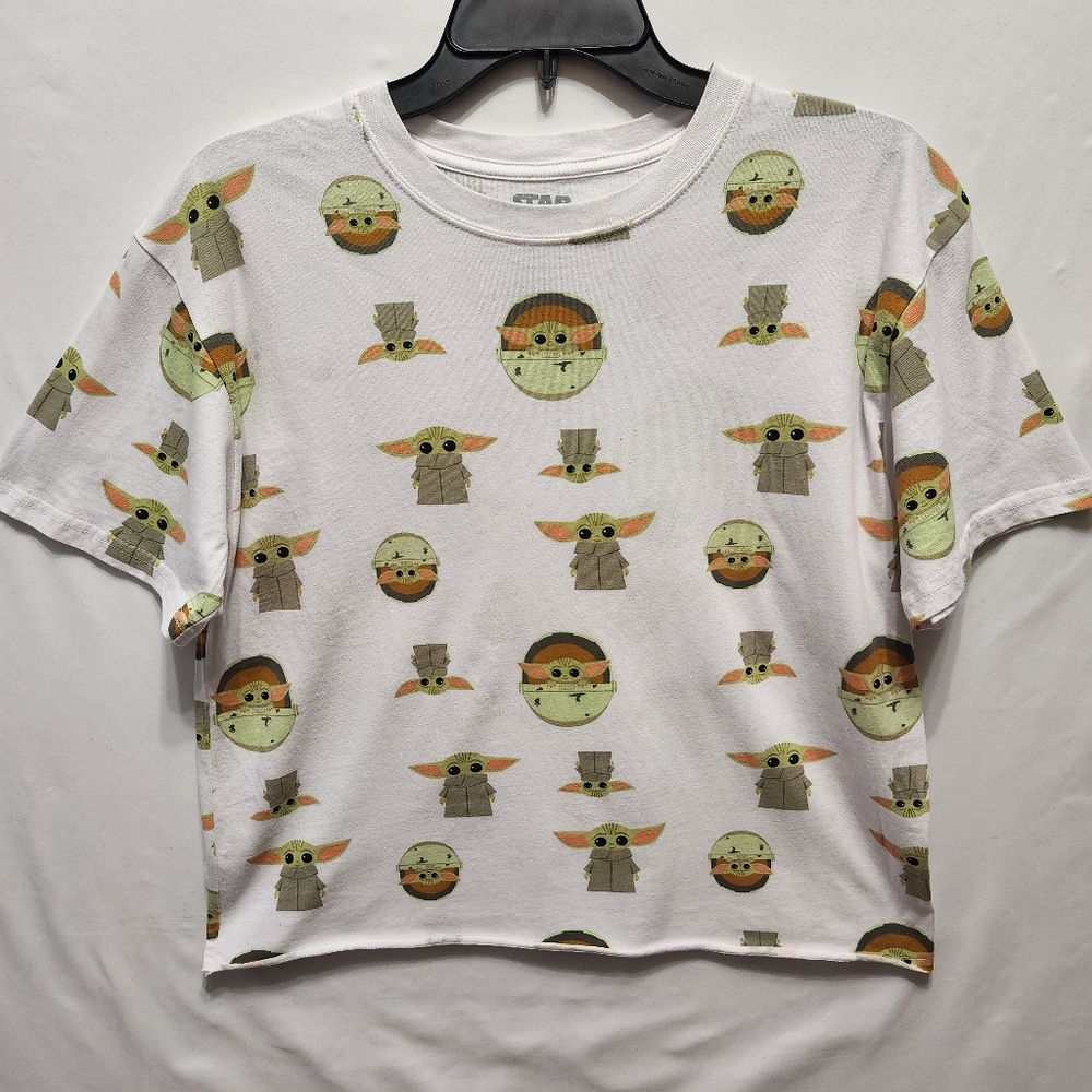 Baby Yoda Graphic Crop Tshirt